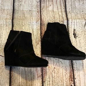 Tom’s black suede booties size 5.5